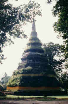 Der Tschedi von Wat Tschedi Luang in Chiang Saen. (9.6 K)