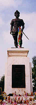 Monument of King Mengrai  (10.2 K)